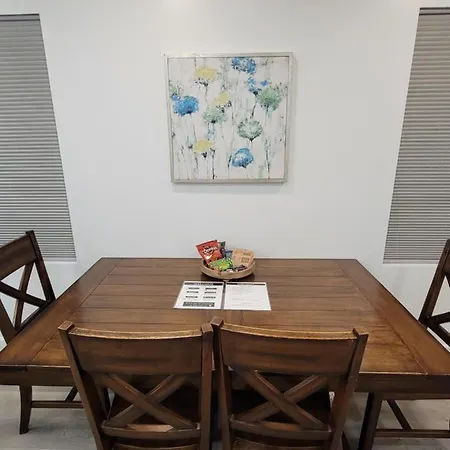 Spacious & Modern Apartment, Close To Universities And Mountains Mapleton Exterior photo