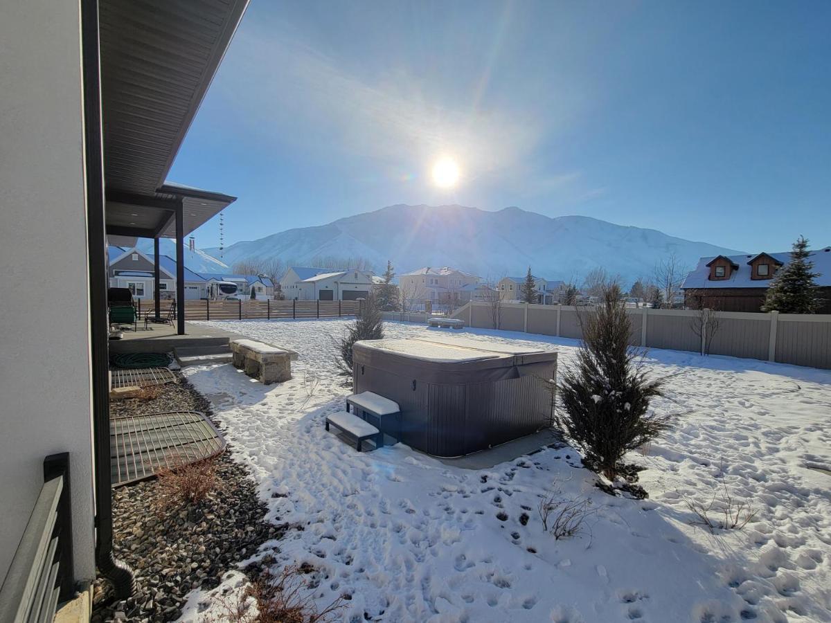 Apartment Spacious & Modern Apartment, Close To Universities And Mountains