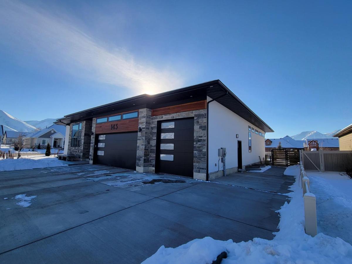 Spacious & Modern Apartment, Close To Universities And Mountains Mapleton